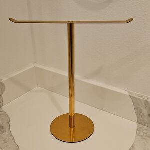 Elegant Gold Jewelry Stand